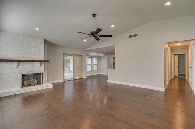 Building Photo - 2909 White Oak Ln