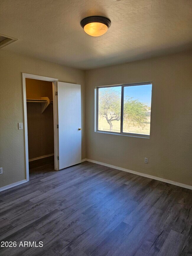 Building Photo - 11108 W Devonshire Ave