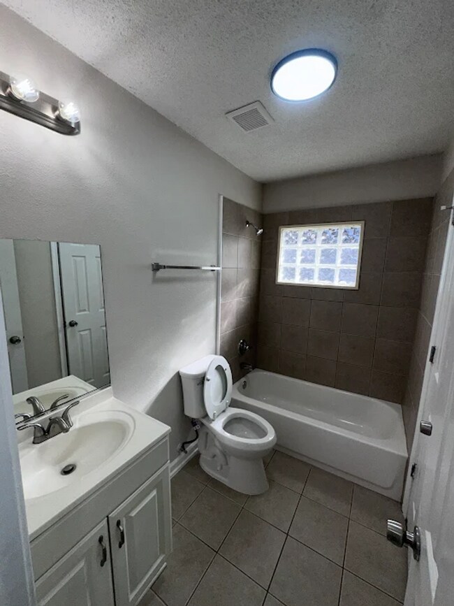 Building Photo - 207 South Ave SE