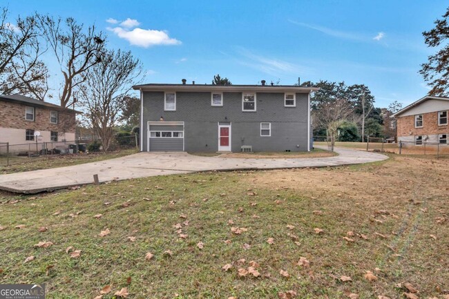 Building Photo - 3099 Nursery Rd SE