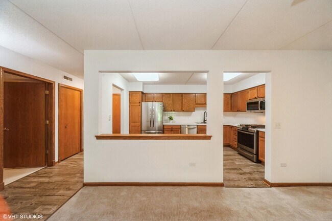 Building Photo - 5360 N Lowell Ave