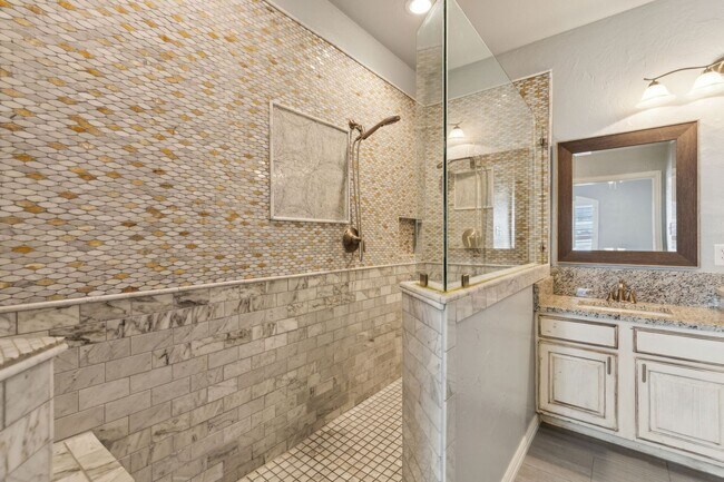 Building Photo - Elegant Living in Fountain Ridge – A Seren...