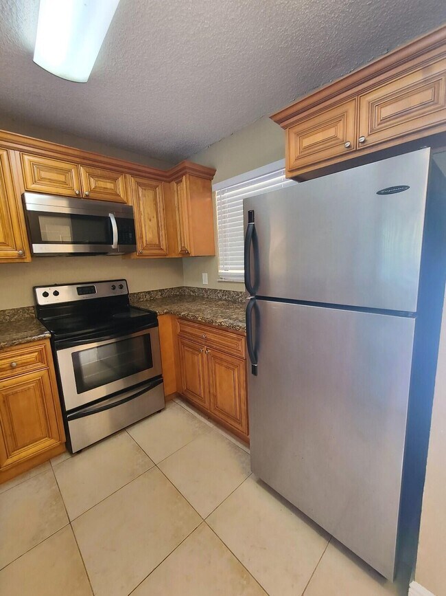 Building Photo - 1601 Balfour Point Dr