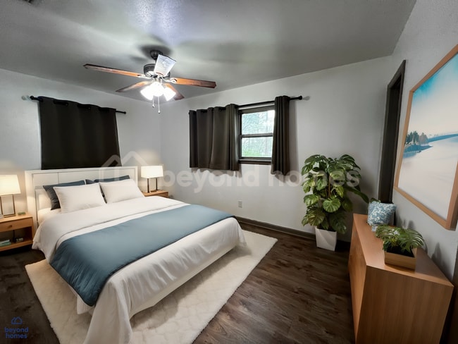 Building Photo - Beautifully updated 4 bed, 1.5 bath home with serene lakefront views!