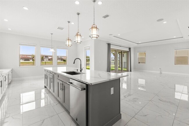 Building Photo - 10511 Royal Cypress Way