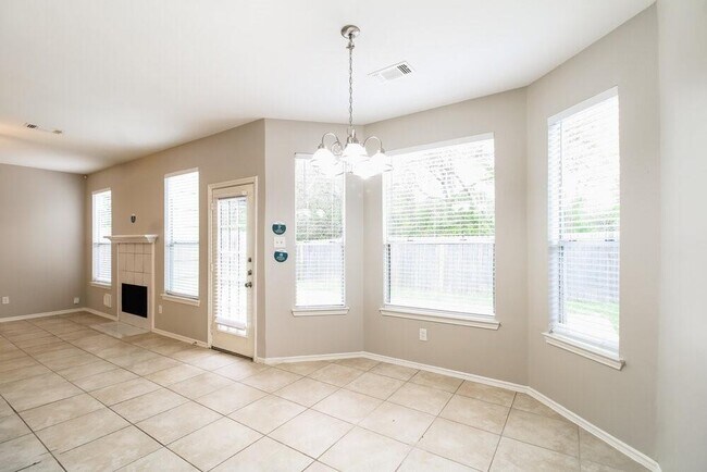Building Photo - 3310 Tenaha Dr