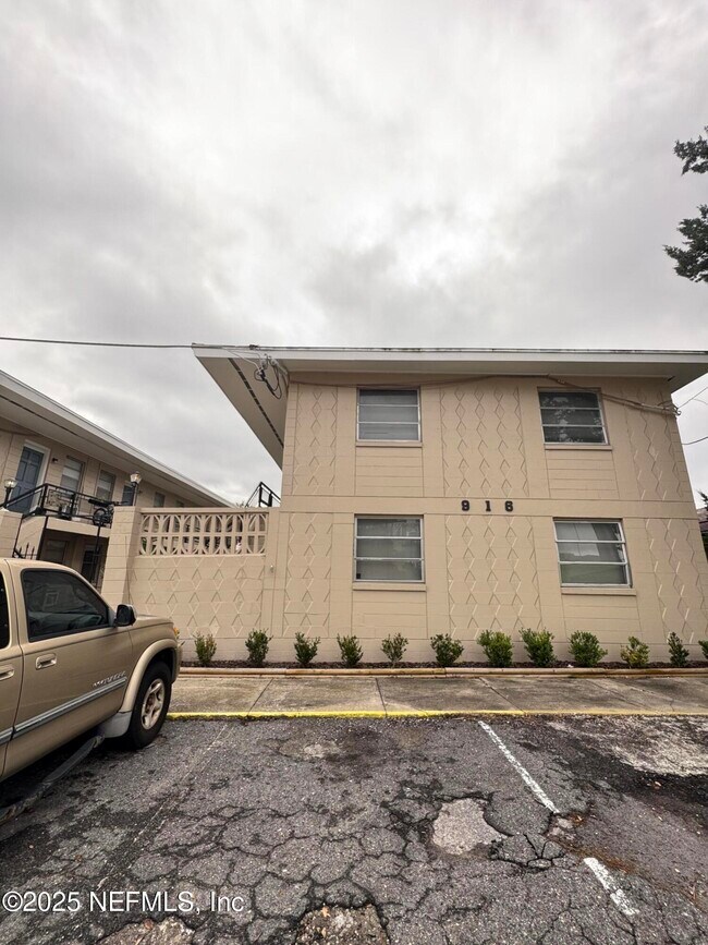 Building Photo - 916 Childrens Way