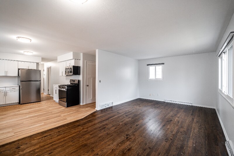 Building Photo - 638 S 66th St