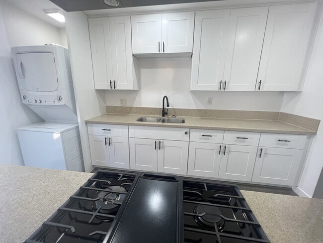 Building Photo - 3572 Nile St