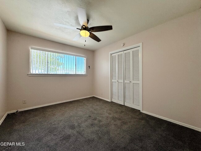 Building Photo - 5801 Beaumont Pl