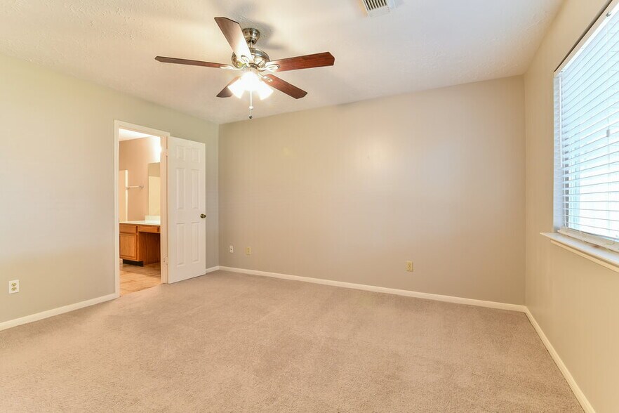 Building Photo - 28710 Raestone St