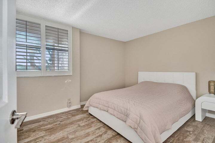 Building Photo - 2070 Homewood Blvd