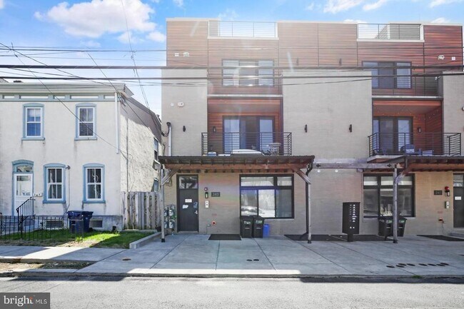 Building Photo - 362 Monastery Ave