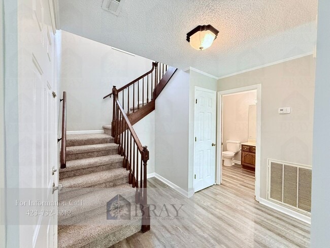 Building Photo - 411 Parkridge Dr