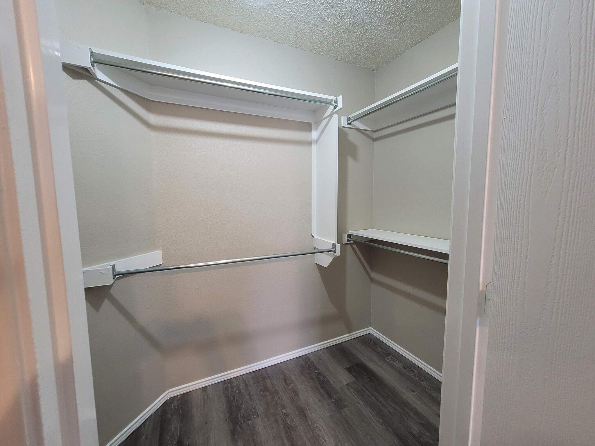 Building Photo - 4203 Falcon Dr