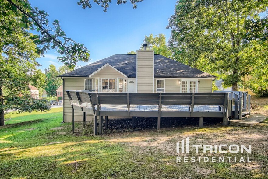Building Photo - 222 Sawgrass Way