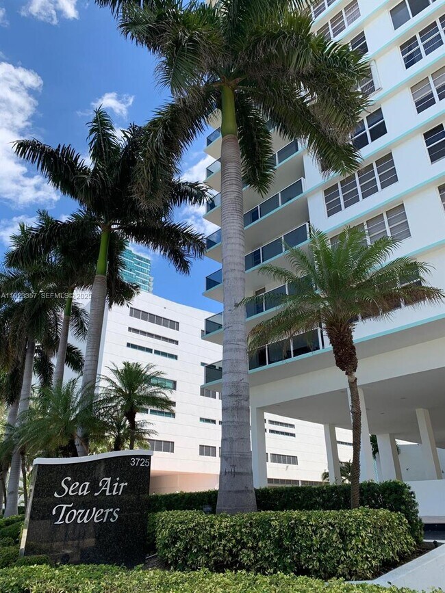 Building Photo - 3725 S Ocean Dr