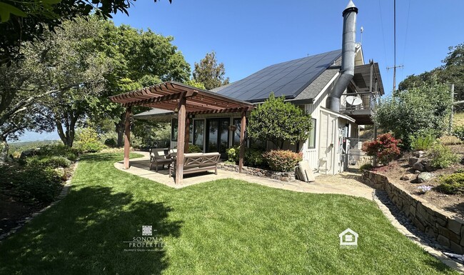 Building Photo - Stunning 3BD/2.5BA Home with Breathtaking ...