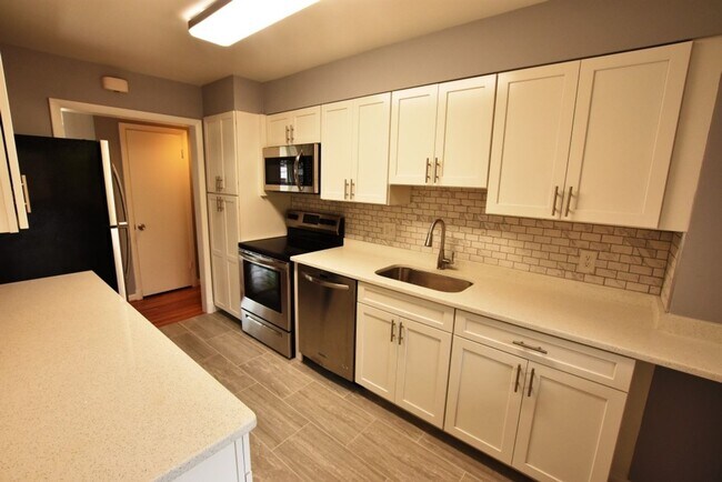 Building Photo - Awesome 4BR, 3BA Close In Bethesda Home With 2 Car Garage!!!