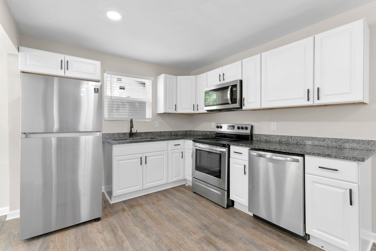 Building Photo - 2343 Carver Dr NW