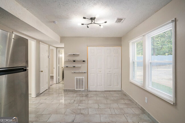 Building Photo - 9285 Cedar Ridge Dr NW