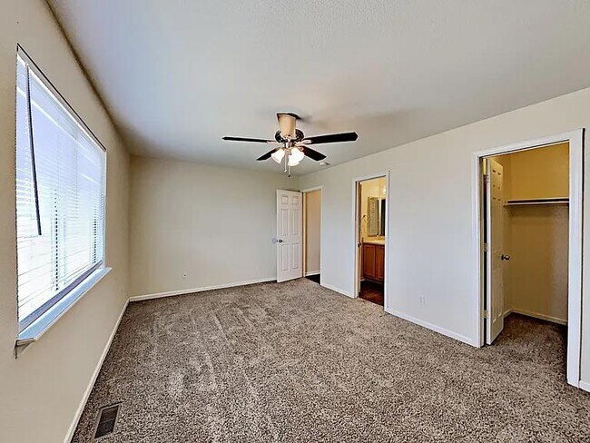 Building Photo - 7658 Sailwind Dr