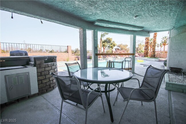 Building Photo - 5086 Cartaro Dr