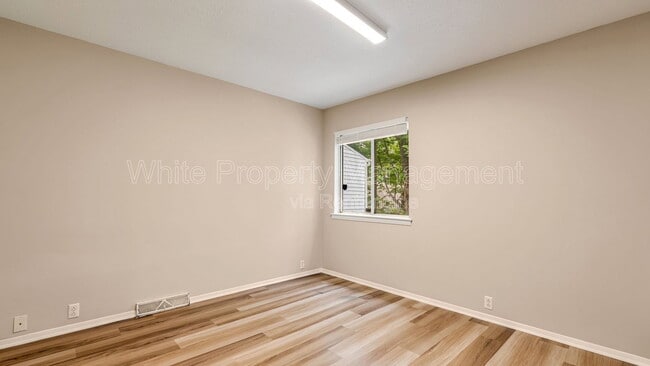Building Photo - 6927 Stonington Ln