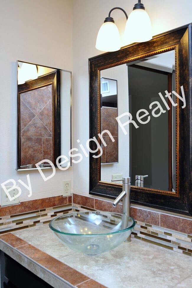 Building Photo - Remodeled Foothills Clusters 3 Bed 2 Bath
