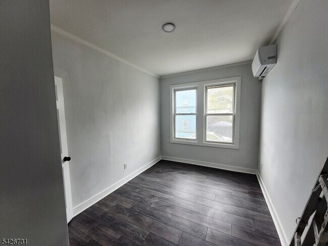 Building Photo - 49 Union Pl