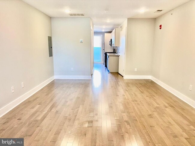 Building Photo - 5334 Cedar Ave