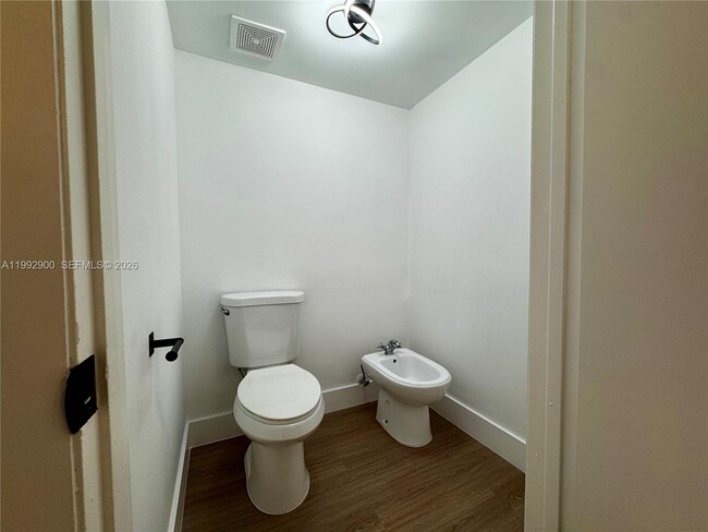 Building Photo - 5900 SW 127th Ave