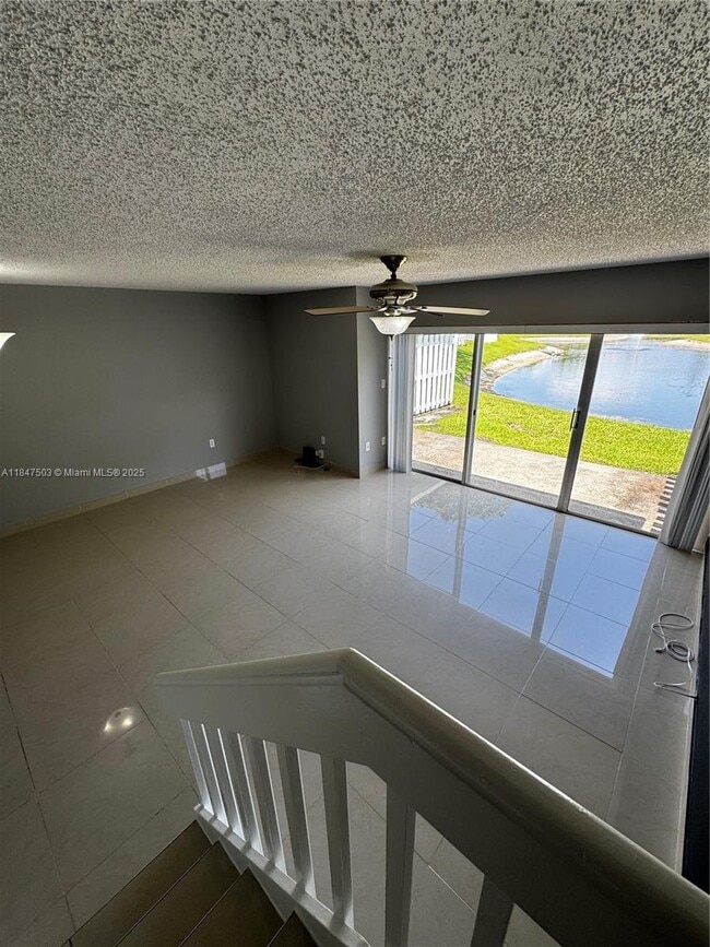 Building Photo - 863 Crystal Lake Dr