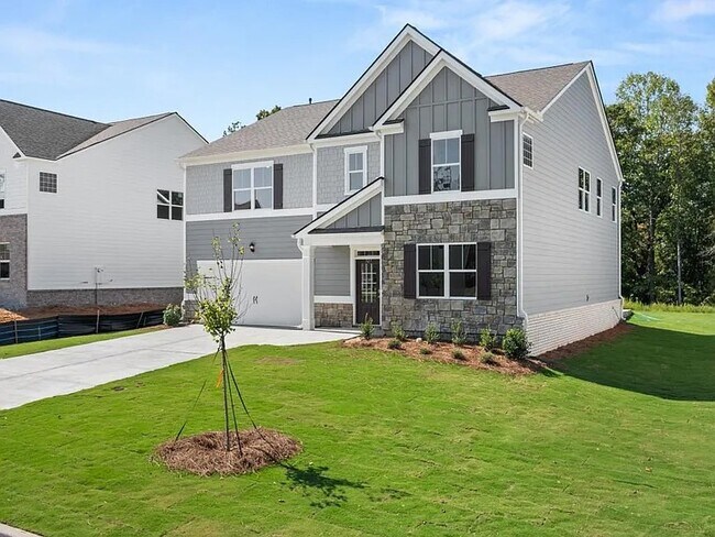 Building Photo - 121 Landsdowne Way SE