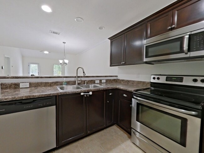 Building Photo - 528 Scenic Dr