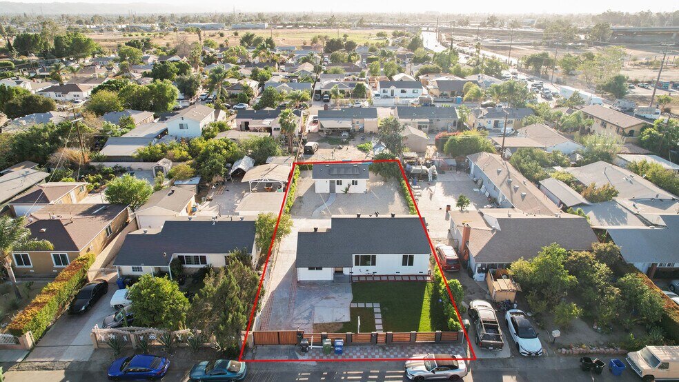 Building Photo - 8881 Morehart Ave