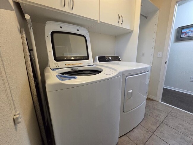 Building Photo - 11842 Silverlake Park Dr