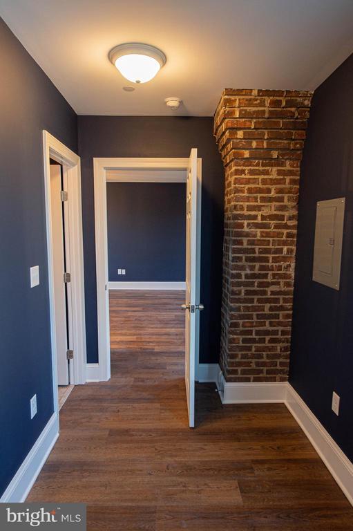 Building Photo - 106 Colonial Ct