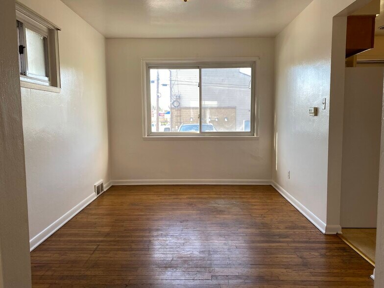 Building Photo - 5 Mount Royal Ct