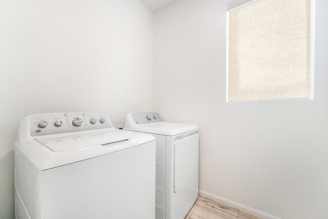 Building Photo - GORGEOUS BRAND NEW 4 BEDROOM HOME FOR LEASE!