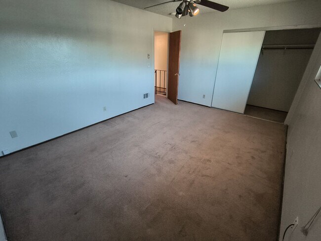 Building Photo - EBN T 22274 - 22278