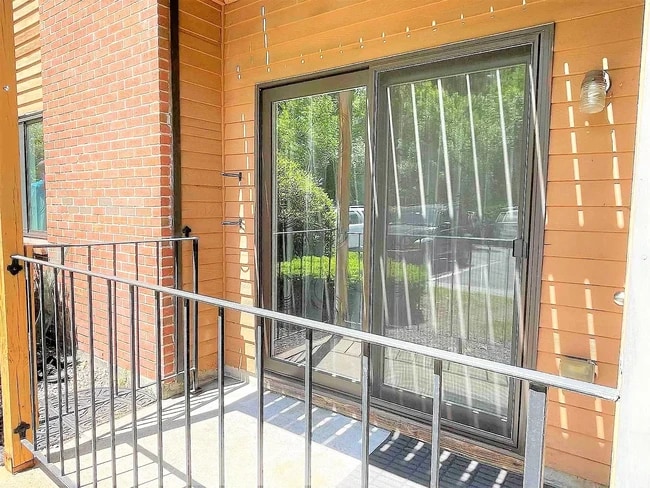 Building Photo - 19 Blackstone Dr