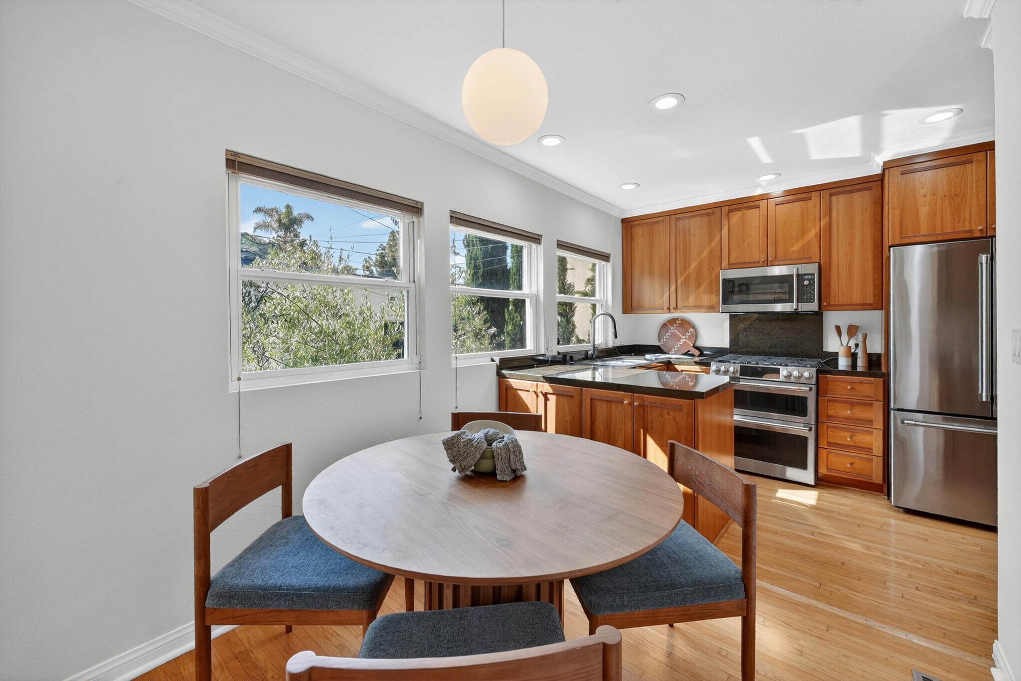 Building Photo - 1515 Rendall Pl