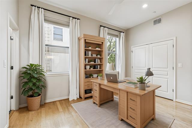 Building Photo - 4307 McKinney Ave