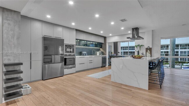 Primary Photo - 3051 NE 47th Ct