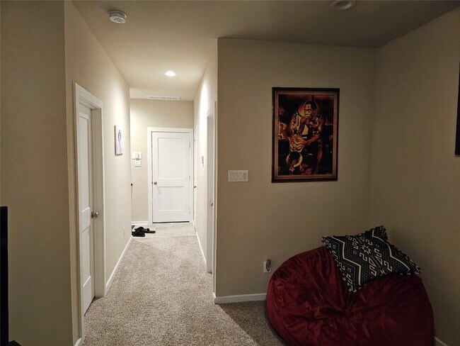 Building Photo - 9443 Starlight Oak Dr