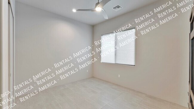Building Photo - 12526 N Placita El Cobo