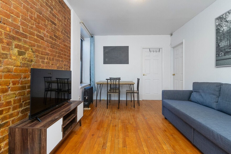 Building Photo - 1617 3rd Ave