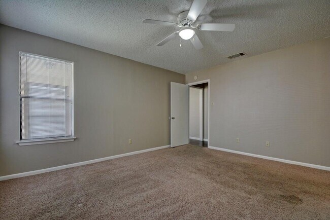 Building Photo - 9204 Sedgemoor Trail