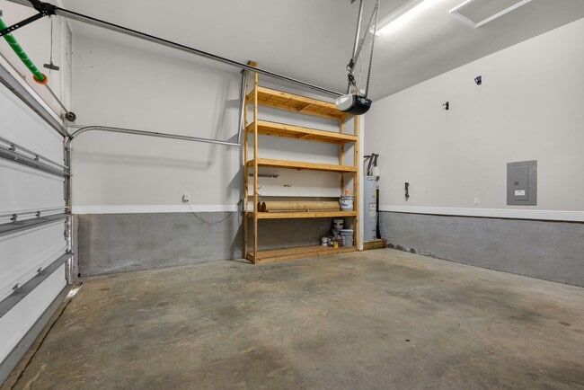 Building Photo - Beautiful home in Ashley Plantation!